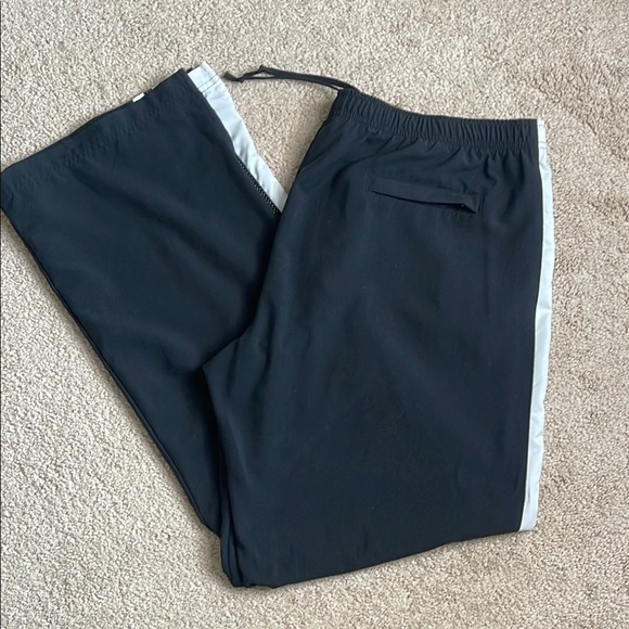 Nike Black and White Jogger Sweatpants - Picture 1 of 4